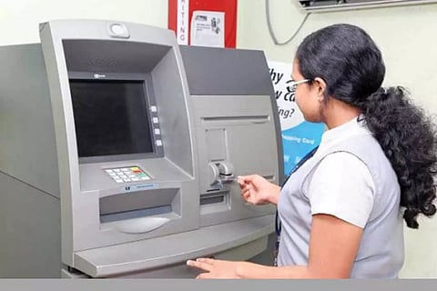 എ.ടി.എമ്മുകളില്‍ 2,000 രൂപാ നോട്ട്   ഒഴിവാക്കുന്നു