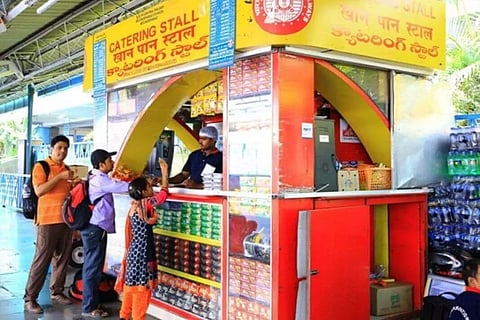 റെയില്‍വേ സ്റ്റേഷനിലും യൂസേഴ്സ് ഫീ വരുന്നു