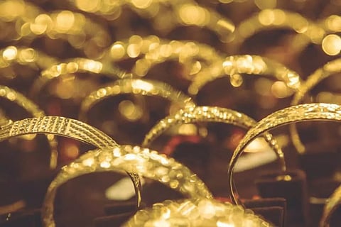 നിലയ്ക്കാതെ പൊന്നിൻ
കുതിപ്പ്; പവൻ വില പുതിയ ഉയരങ്ങളിൽ, വിവാഹ വിപണിക്കും വ്യാപാരികൾക്കും തിരിച്ചടി; വെള്ളി വിലയിലും വർധന