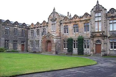 മണിമാളിക, 12 പരിചാരകർ; സ്കോട്ട്ലൻഡിൽ പഠിക്കുന്ന ഇന്ത്യൻ കോടീശ്വരപുത്രി മാധ്യമങ്ങളിലെ താരം 