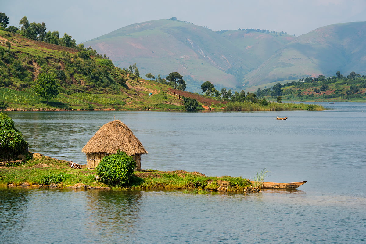 Why does Lake Kivu hold huge amounts of gas beneath its water?