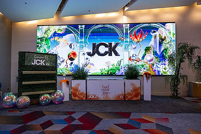 VEGAS DIARY - DAY 2 - What Surprised Me Most Wasn't on the Show Floor