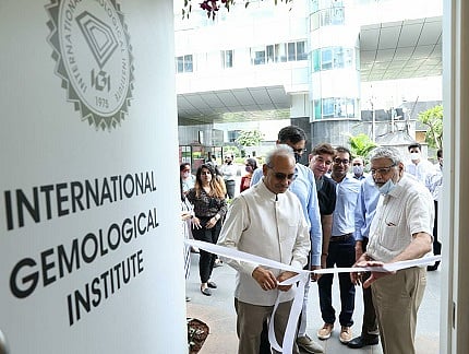 The inauguration was preceded by Mr. Tehmasp Printer, President & Managing Director - IGI India, Mr. Anoop Mehta, President- BDB and Mr. Mehul Shah, Vice President BDB along with other industry dignitaries Mr. Kumar Mehta, Shairu Gems, Mr. Ashish Mehta, Kantilal Chhotalal, Sanjay Kothari Diatrends, Mr. Arnav Mehta, Blue Star and others