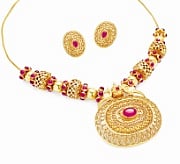 Manubhai Jewellers launches the Gudi Padwa collection 