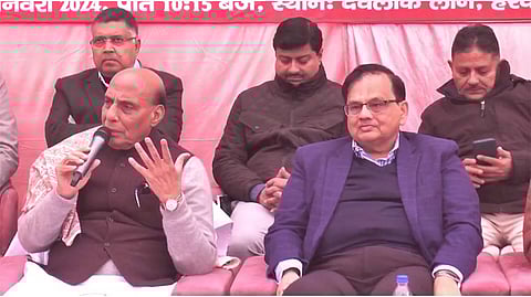 L-R- Shri Rajnath Singh, Honorable Defense Minister of India and Devesh Rastogi, President, FAIITA