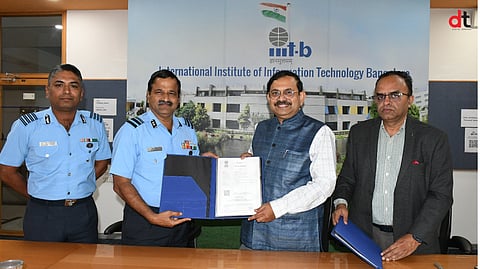 Prof. Debabrata Das, Director, IIIT-B and Air Vice Marshal Raman Guruhari, Commandant SDI along with Group Captain Sandeep Debnath, Chief Software Engineer and Commodore SR Sridhar(Retd.), Registrar IIIT-B at the SoW signing ceremony.