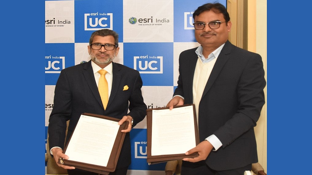 Esri India Signs MoU with TEXMiN to Set up Geospatial Excellence Centre ...