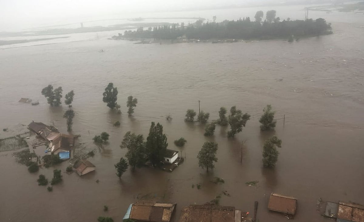 5.000 orang diselamatkan dari daerah banjir! 5.000 orang diselamatkan dari daerah banjir!