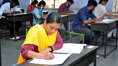 பணியாளா் தோ்வாணைய தோ்வுகளுக்கு விண்ணப்பிக்க கைப்பேசி செயலி