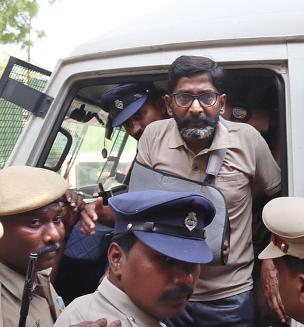 சவுக்கு சங்கர் வழக்கு: இரு நீதிபதி அமர்வு விசாரணை நடத்த உத்தரவு!