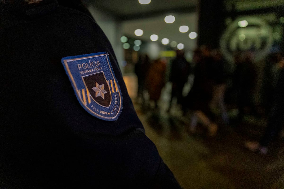 Man who stabbed mobile phone shop worker in Campolide arrested and remanded in custody