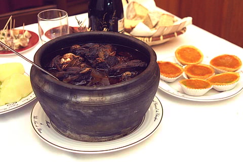 A chanfana é um prato feito com cabra velha.