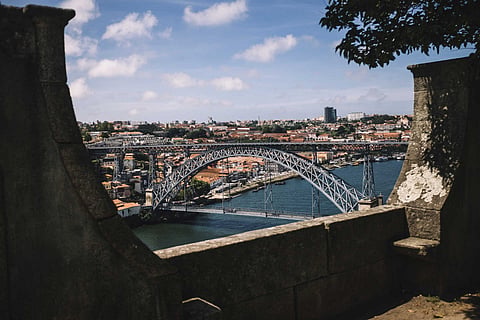 Alargado período de circulação de veículos turísticos no centro do Porto