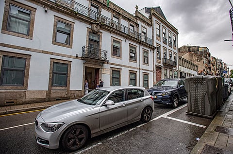 Estacionamento em segunda fila vai ser mais fiscalizado