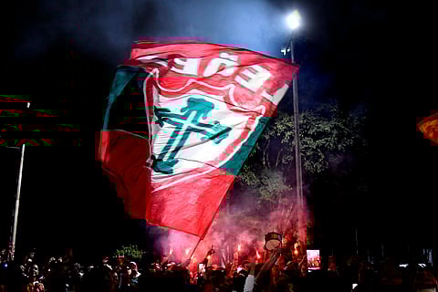 Festa nos arredores do Canindé, estádio da Portuguesa, no dia de assinatura da venda do clube. 