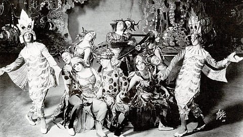 Uma imagem dos Ballets Russes no seu apogeu.