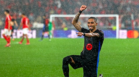 Confusão no túnel após Raphinha devolver insultos de jogadores do Benfica 