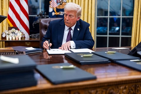 Trump passou o seu primeiro dia de mandato a assinar dezenas de ordens executivas.