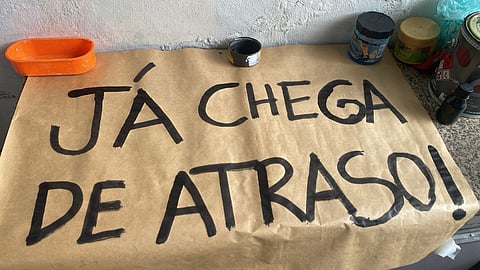 Cartazes já estão preparados.