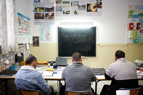 Reportagem sobre formação escolar no Estabelecimento Prisional de Castelo Branco.