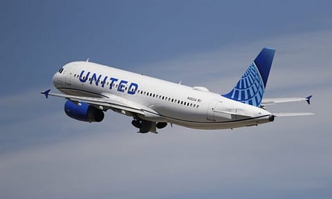 Pelo menos 38 feridos em aterragem de emergência de avião da United Airlines na Nigéria (com vídeo)