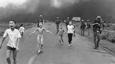 Esta imagem sempre foi creditada por Nick Ut, da agência Associated Press. Agora, dizem que não foi tirada por este fotógrafo