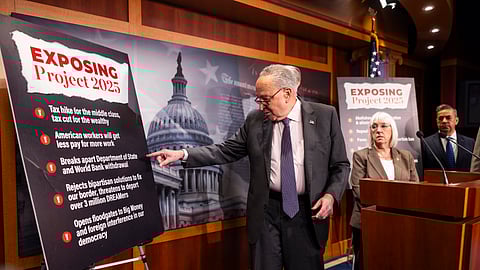 O senador democrata Chuck Schumer chamou Russell Vought de "padrinho da extrema-direita".