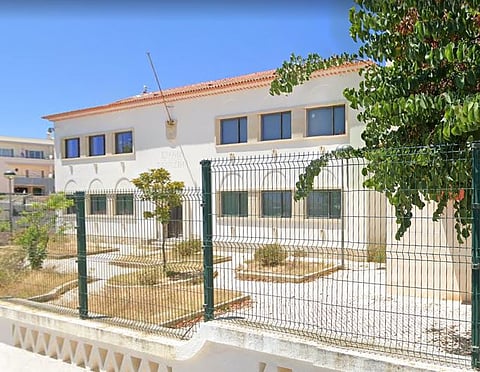 Polícia dispara e fere suspeito junto a escola em Lagos 