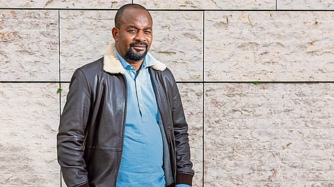 Manuel Ekuikui está em Lisboa para uma conferência sobre a realidade de Angola, país que celebra 50 anos.