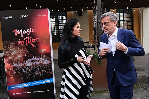 Roberta Medina, promotora do Rock in Rio, e o presidente da Câmara de Lisboa, Carlos Moedas.
