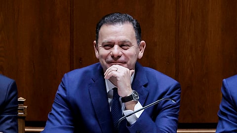 Venda de quotas de Montenegro à mulher debatida na moção de censura