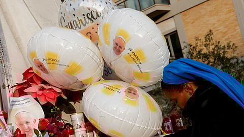 Papa passou bem a noite e "está a descansar", diz Vaticano