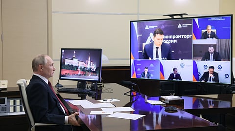 Putin durante uma videoconferência sobre o desenvolvimento da indústria de terras raras, na segunda-feira.
