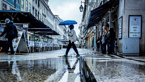 Depressão Benjamin agrava estado do tempo. Oito distritos sob aviso amarelo devido a chuva e vento forte