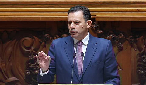 Primeiro-ministro quinta-feira no parlamento oito dias depois do previsto