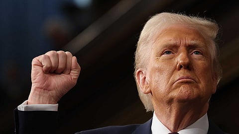 Donald Trump suspendeu programa de asilo temporário por razões humanitárias criado por Joe Biden.