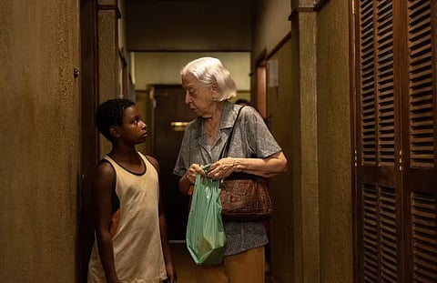 Fernanda Montenegro é a protagonista do filme. 