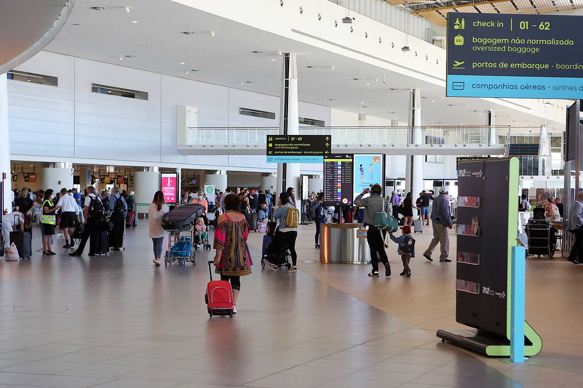 Residents' travel slows in the third quarter but rises 8% to 8.9 million