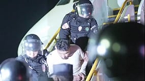 Mais de 200 presumíveis membros de gangue venezuelano expulsos dos EUA chegam a El Salvador