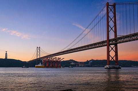 Vai mudar para Portugal? Entenda as siglas essenciais para imigrantes