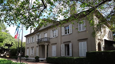 Greve dos consulados no Brasil continua até quinta. Depois, depende de nova reunião