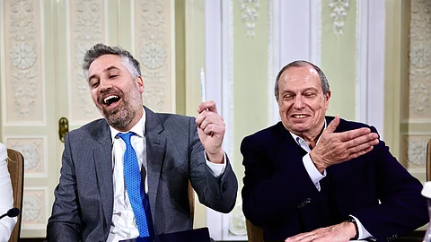 Pedro Nuno Santos e Carlos César no início da reunião da Comissão Política Nacional do PS.