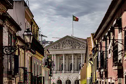 Prazo na lei é de cinco anos. Na prática, leva mais tempo.