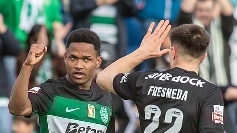 Geny Catamo e Fresneda, parceiros habituais na ala.