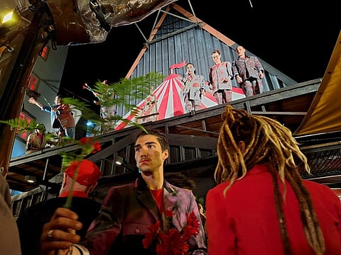 Celebração é tradicional anualmente na escola de circo. 