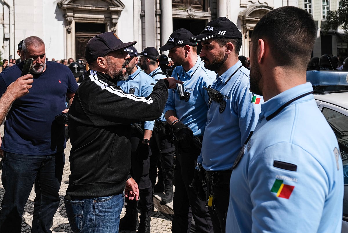 Court imposes a combined sentence of four years' imprisonment on Mário Machado and refuses to suspend the sentence