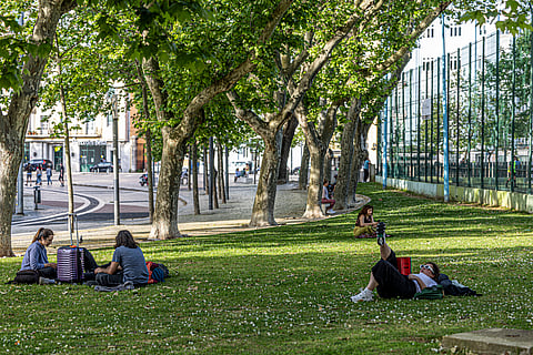 Convívio, sem redes sociais, preocupação em avisar familiares: o apagão na visão dos brasileiros em Portugal