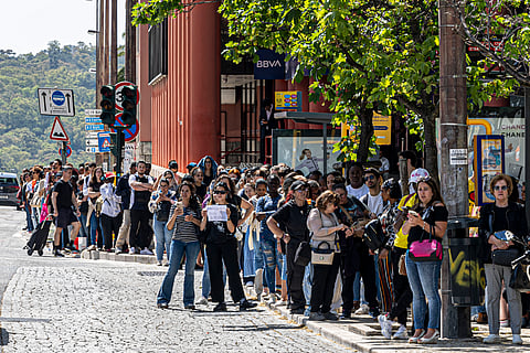 O desespero de quem na tarde de segunda-feira, sem metro nem comboio e autocarros cheios, queria sair de Lisboa para regressar a casa. 