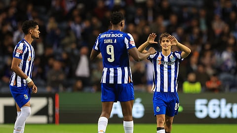 Samu festeja.