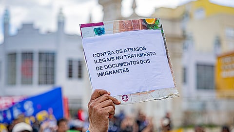 Recorrer ao tribunal é uma das saídas diante da falta de respostas da AIMA.